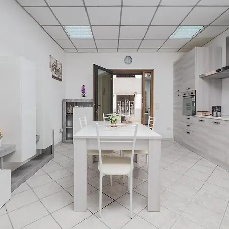 Saint Simplicio House Apartment