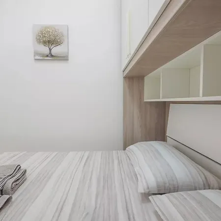 Saint Simplicio House דירה