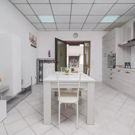Saint Simplicio House Apartment